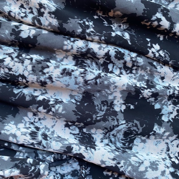 This dress is positively perfect! - Picture 5 of 5